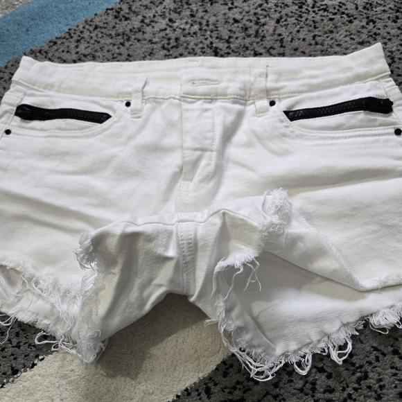 Blank NYC low Rise Mini Shorts, 28, EUC - Picture 7 of 10